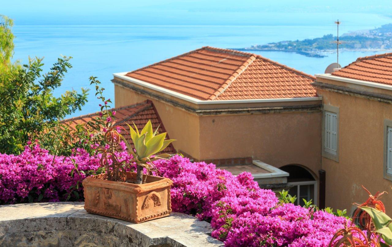 agence villa bord de mer a agay cote azur